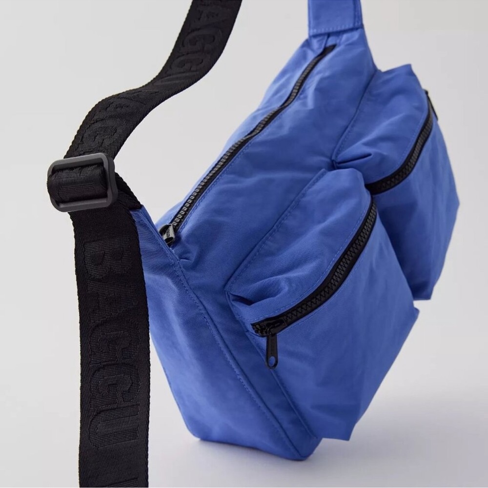 BAGGU Medium Cargo Crossbody Pansy Blue - Picture 3 of 4